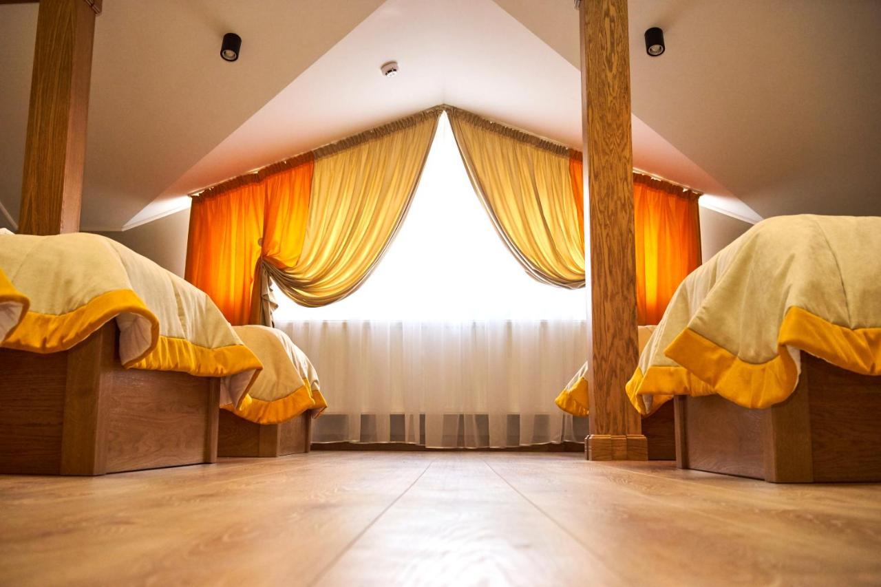 Східний Hotel Berezhany Eksteriør billede