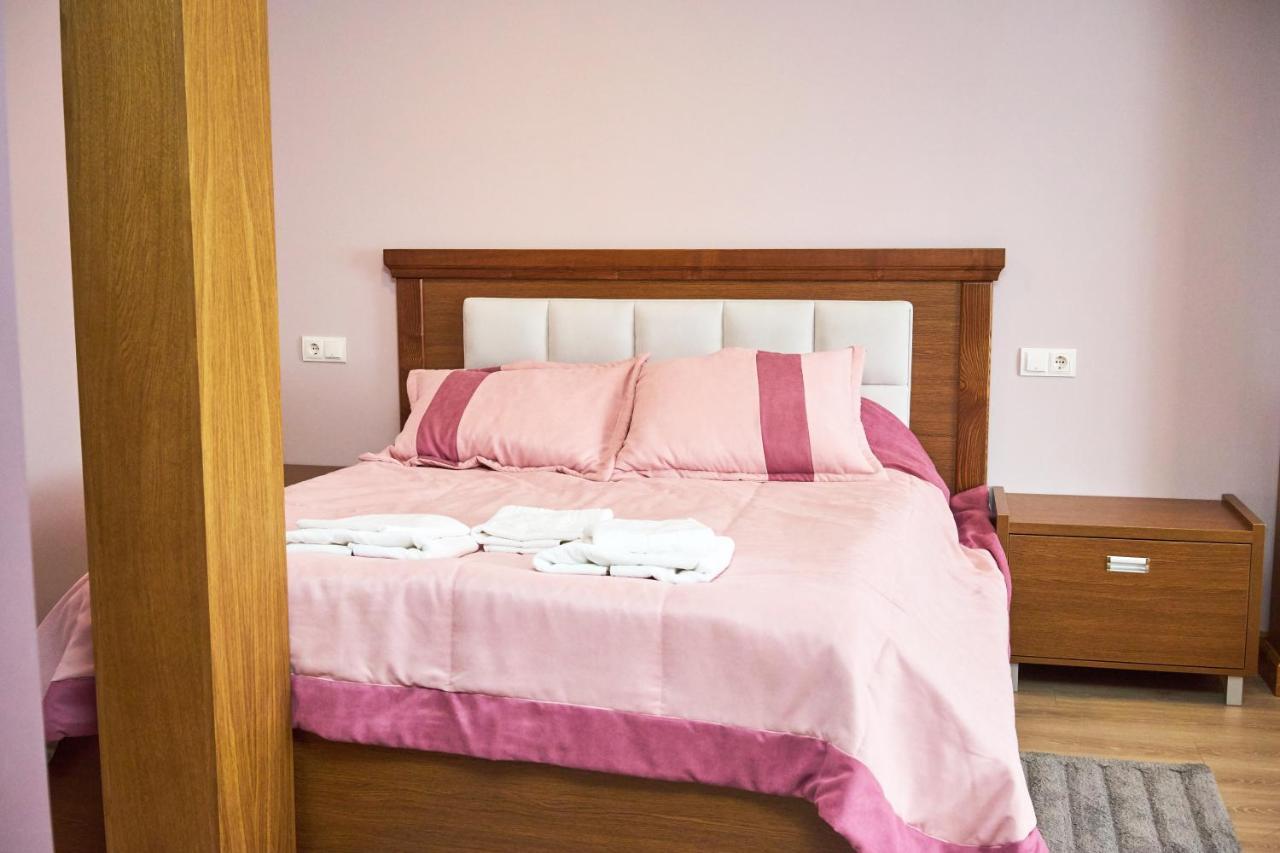 Східний Hotel Berezhany Eksteriør billede