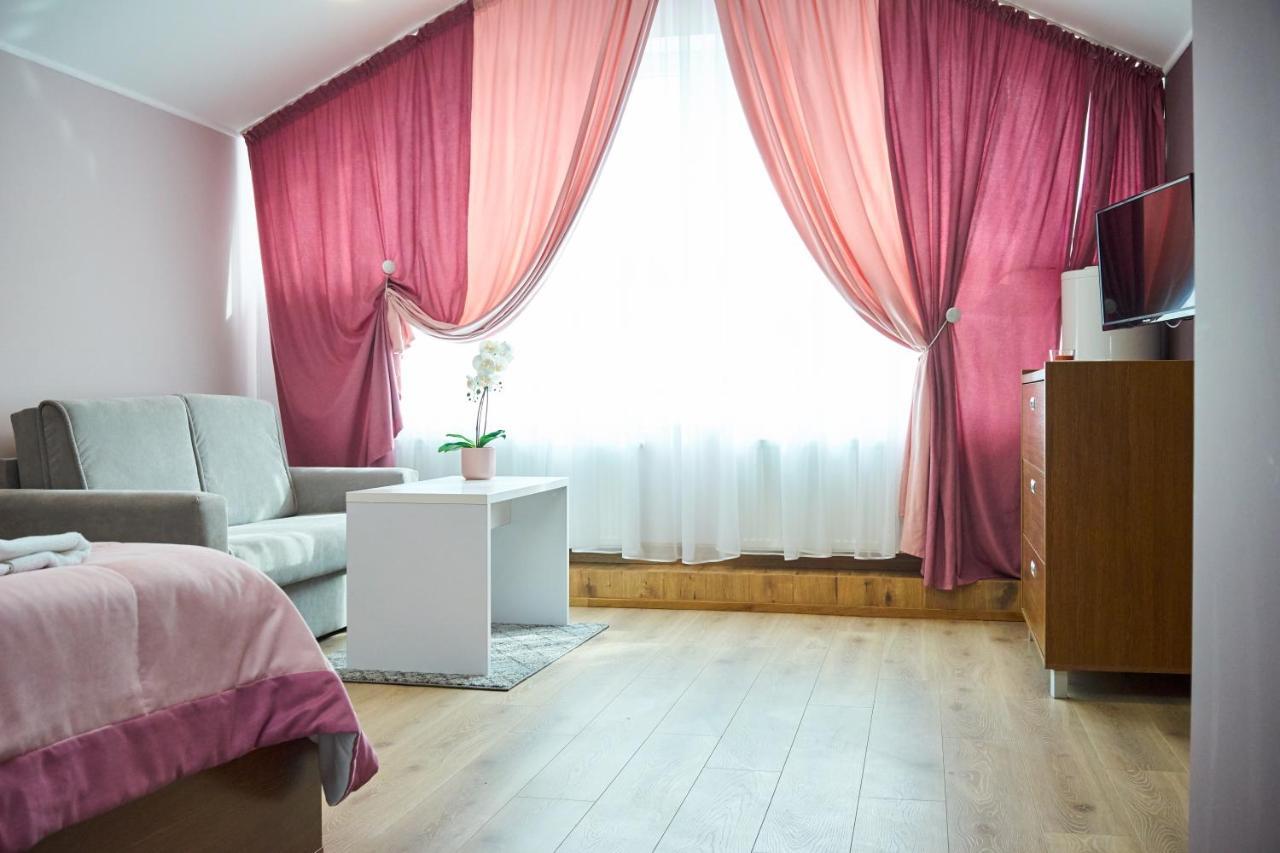 Східний Hotel Berezhany Eksteriør billede