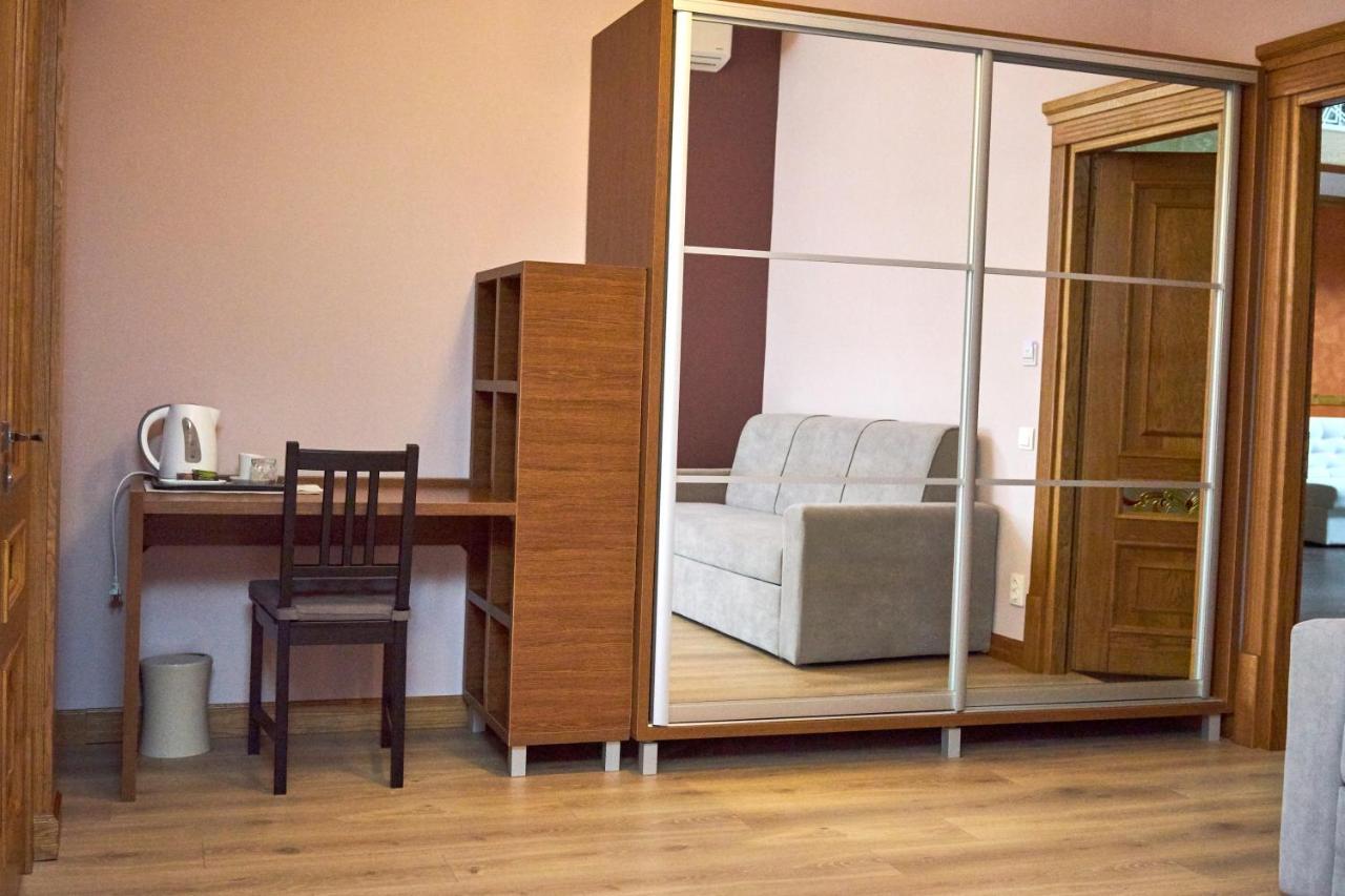 Східний Hotel Berezhany Eksteriør billede