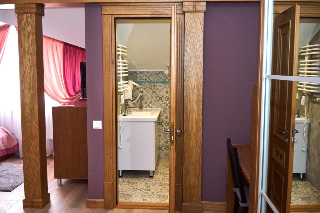 Східний Hotel Berezhany Eksteriør billede