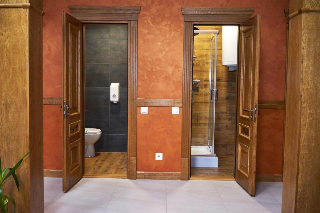 Східний Hotel Berezhany Eksteriør billede